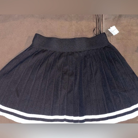 Skirt set - Picture 2 of 2